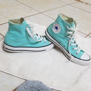 High top converse.